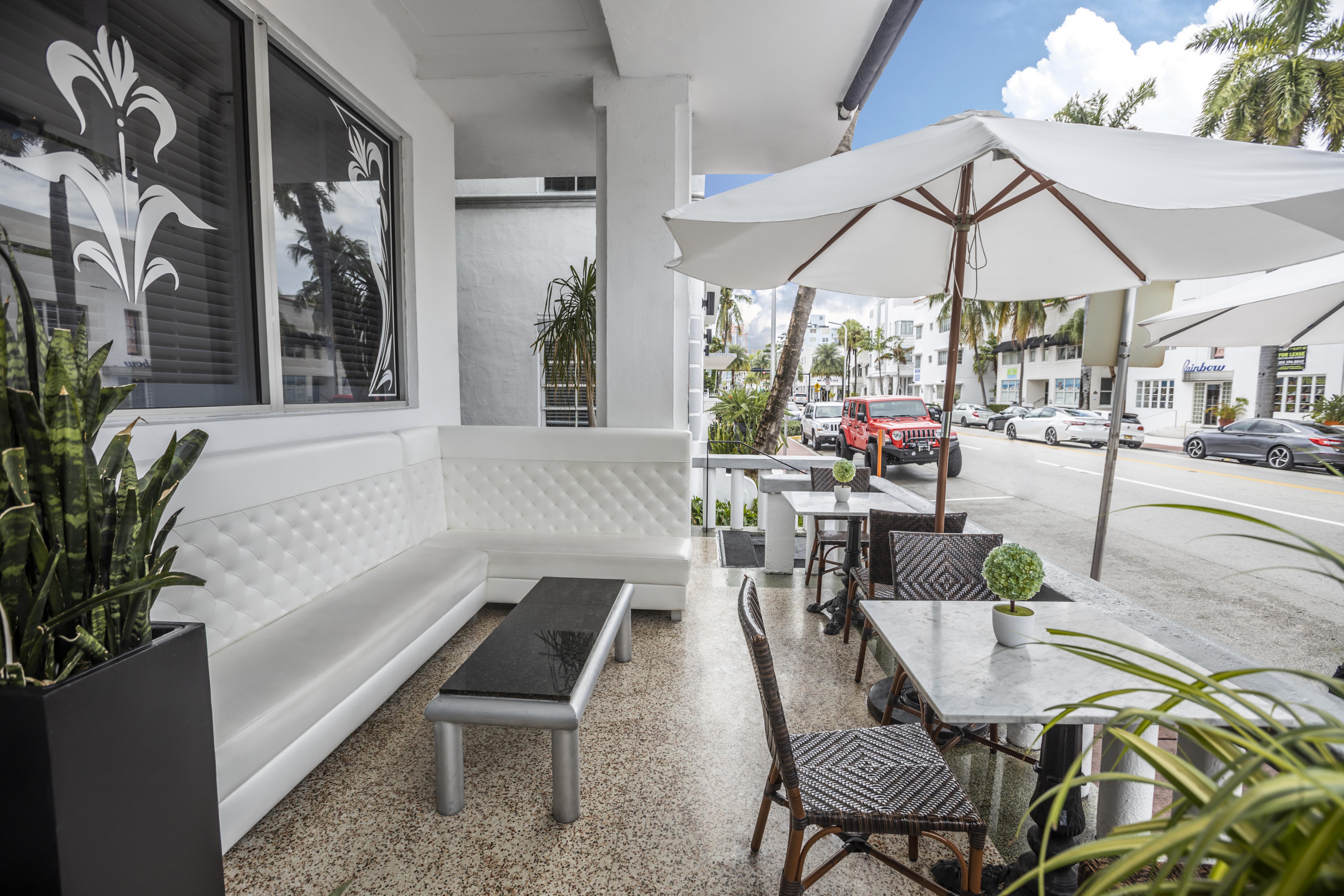 Chesterfield Hotel & Suites Miami Beach Exterior photo
